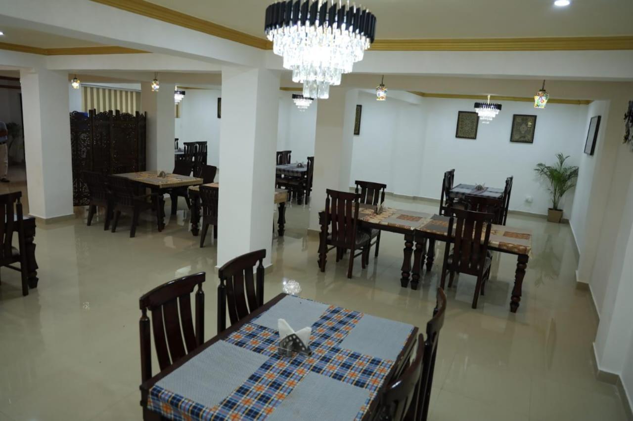 Hotel The Jamawar à Srīnagar Extérieur photo